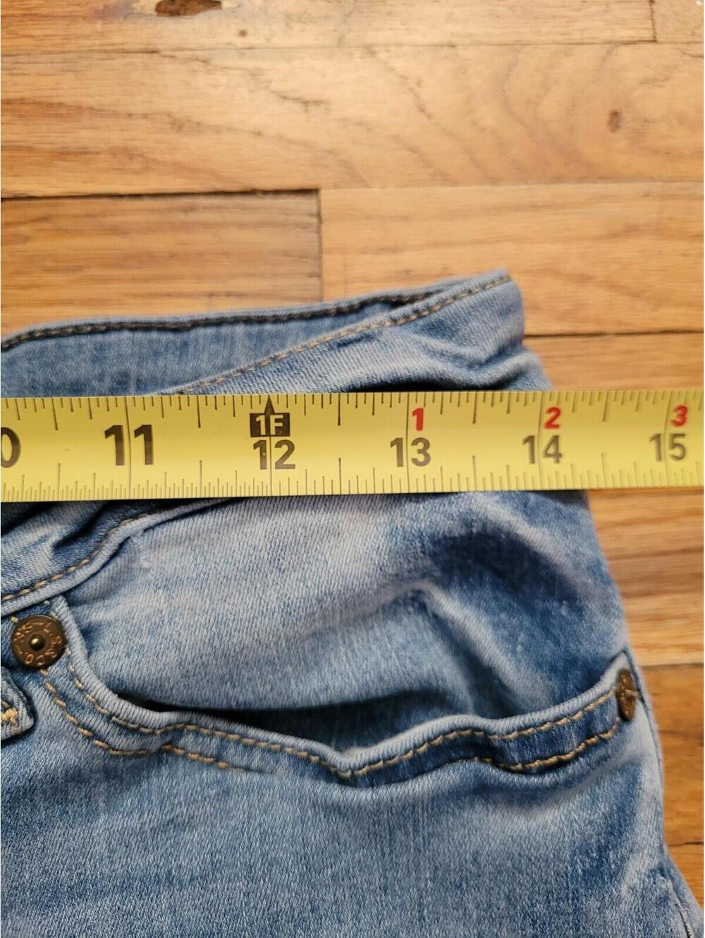 Levi Strauss Signature Co. Women's Modern Straight Jeans 29x32 - Picture 2 of 9